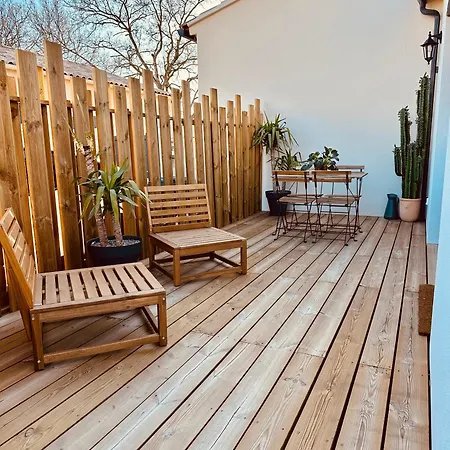T2 Privé: Luminous New Apartment with Terrace, Garden, and Parking Saint-Victor-la-Coste Exterior photo