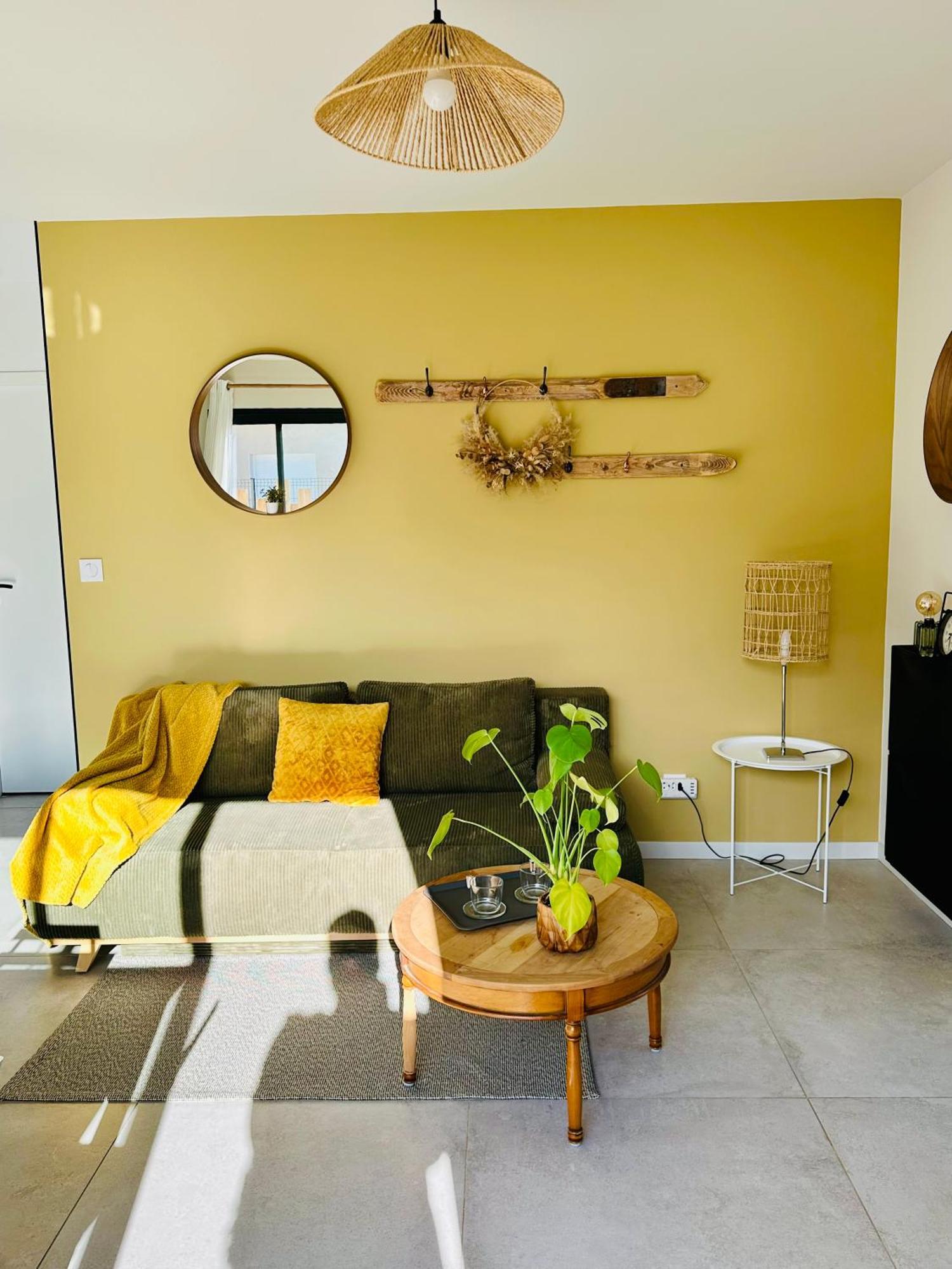 Apartment T2 Privé: Luminous New With Terrace, Garden, And Parking *