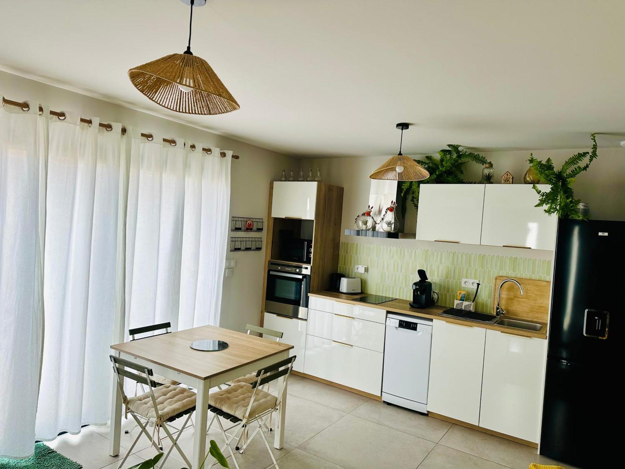 T2 Privé: Luminous New With Terrace, Garden, And Parking