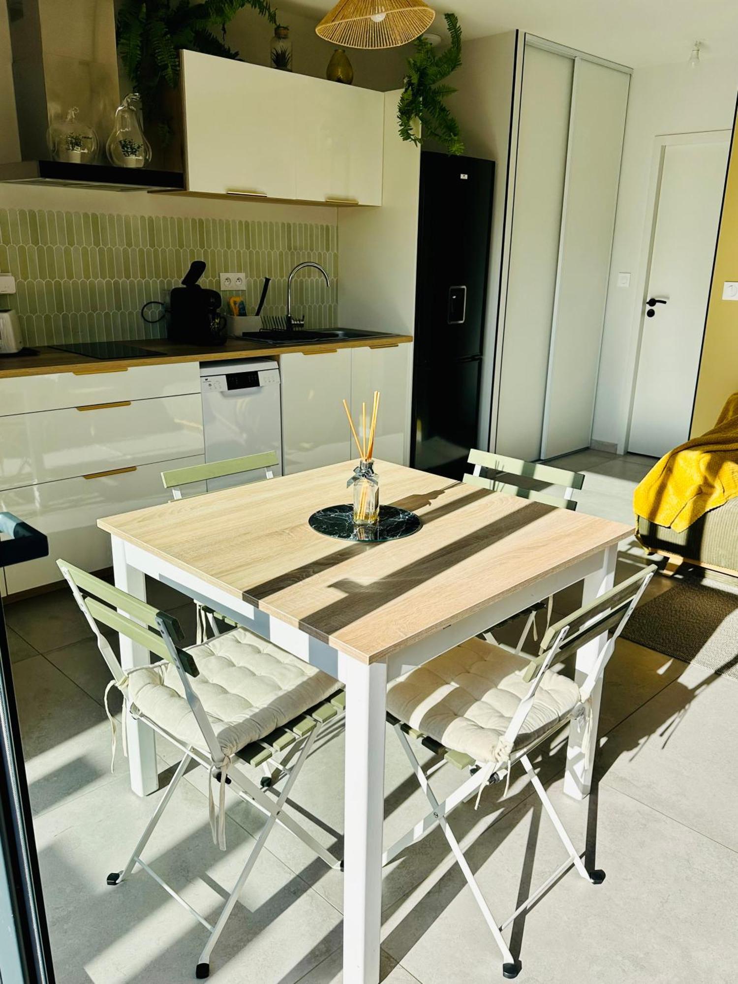 Apartment T2 Privé: Luminous New With Terrace, Garden, And Parking